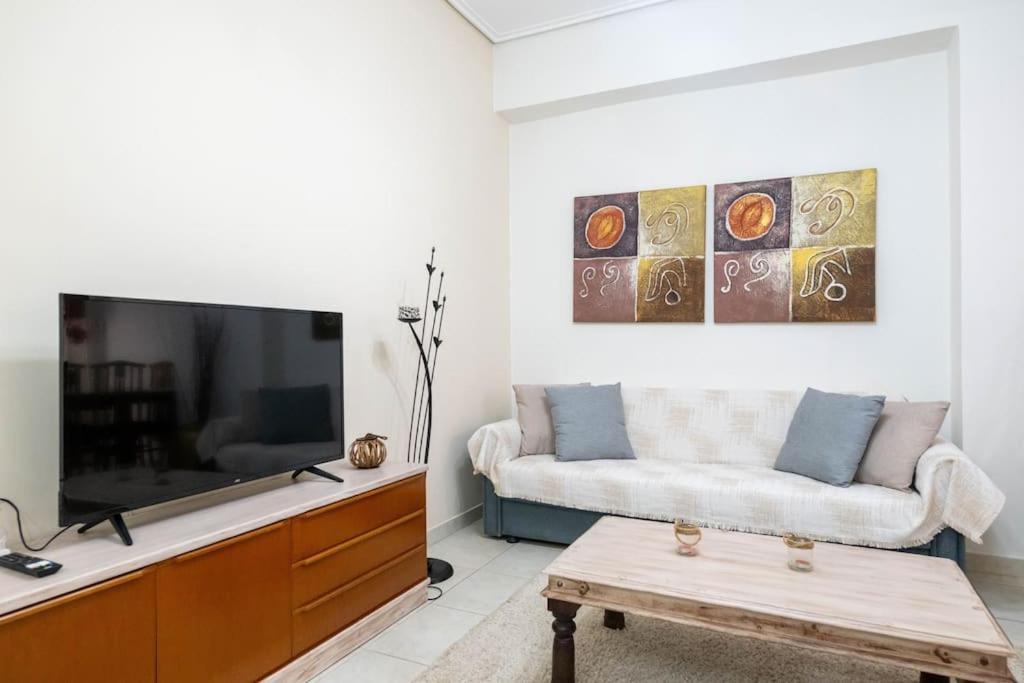 Joan's Apartment